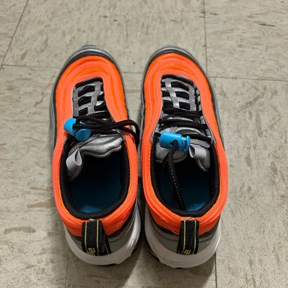 Orange and silver Nike shoes - Picture 4 of 4